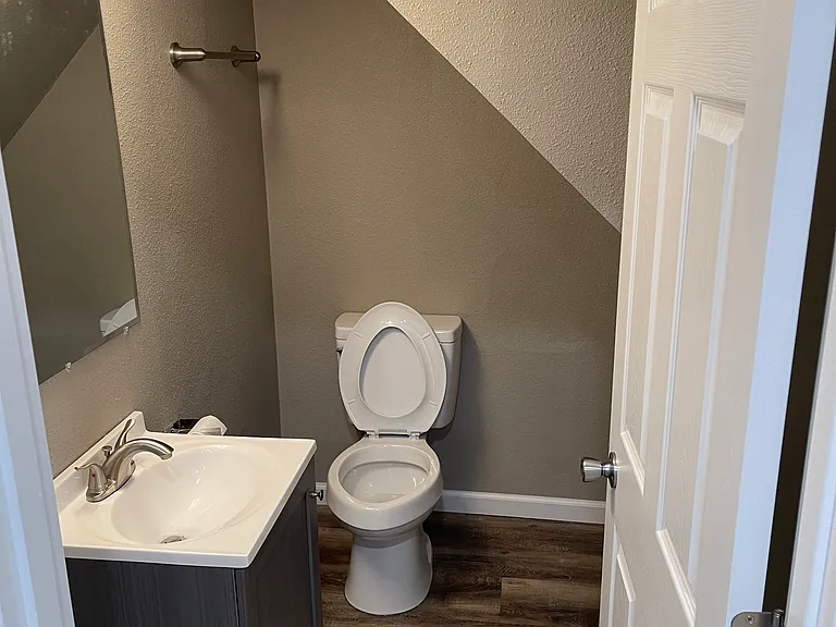 409 State St #LOWER FLOOR — Photo 11