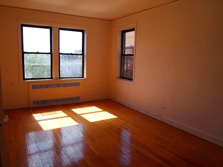 34-20 74th St #4H — Photo 3