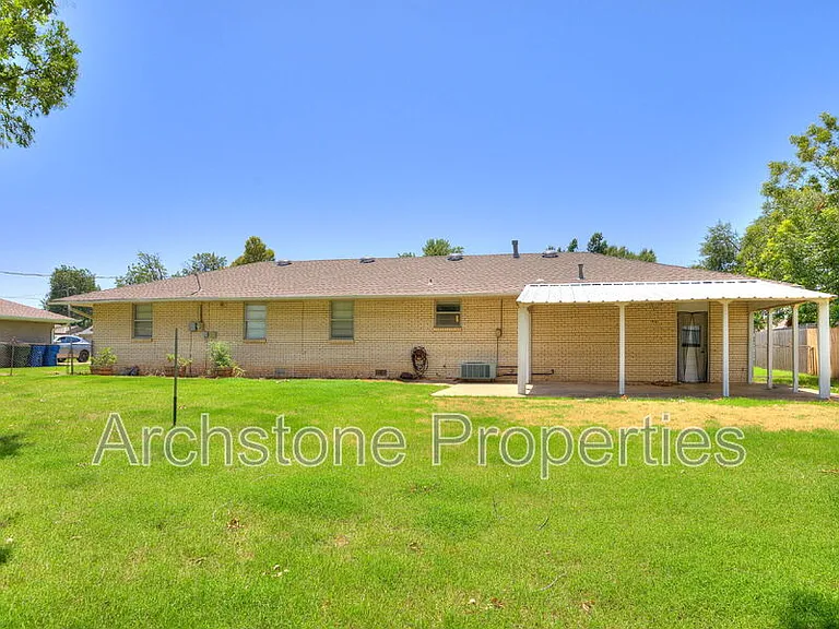 3121 Lakeside Dr — Photo 30