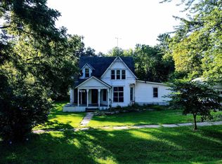 301 S 4th St, Garden City, MO 64747