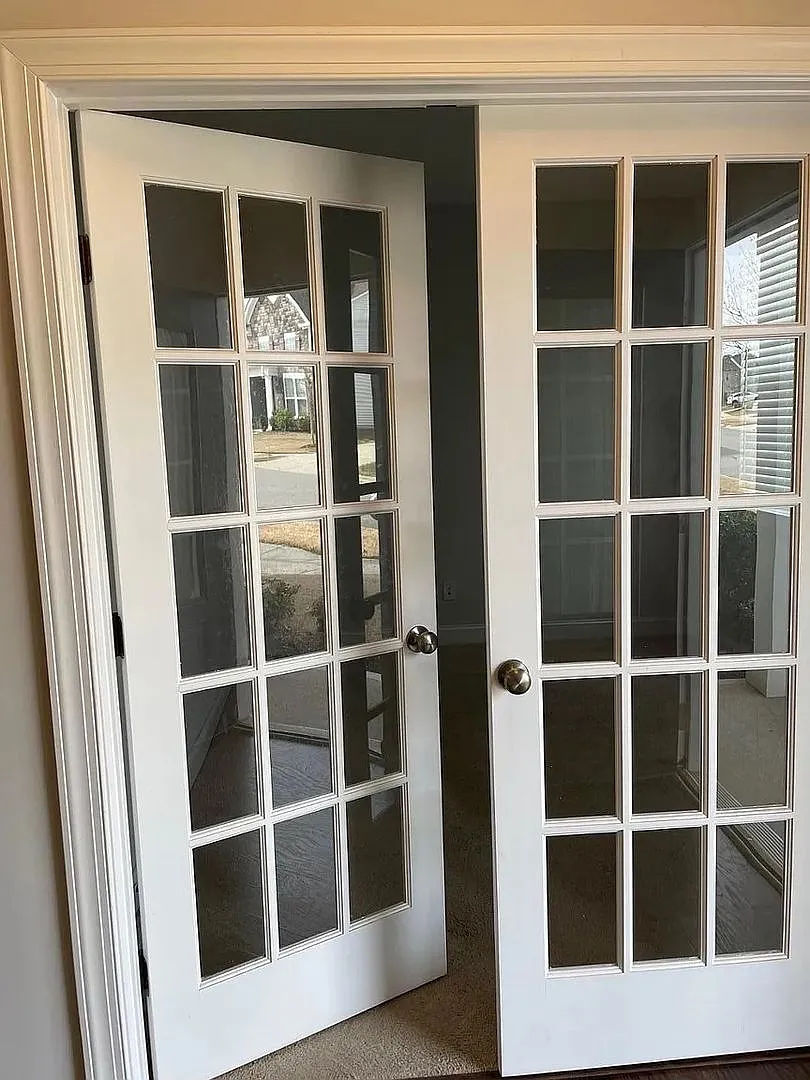 Room for Rent in 4 Bedroom Home at Farm Pond Trl — Photo 1