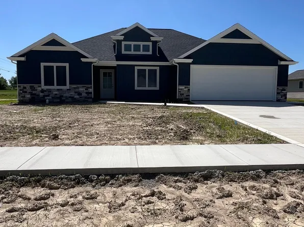 1701 Elm St, Auburn, IN 46706