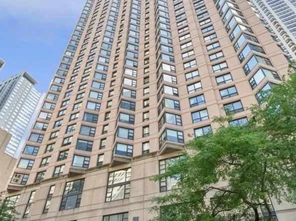 401 E Ontario St APT 804, Chicago, IL 60611