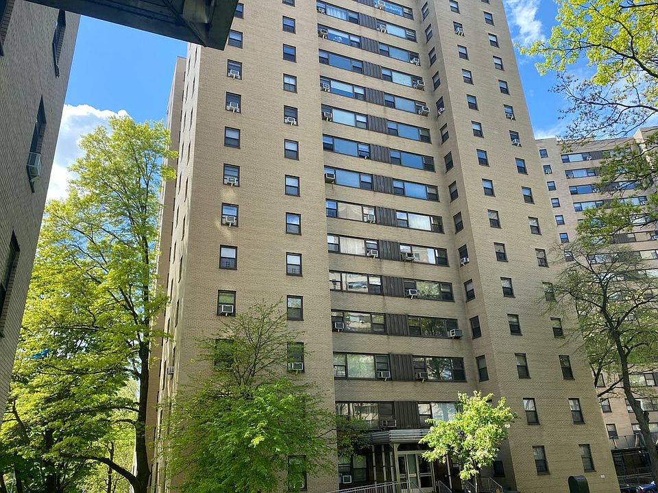 2nd image of 9 Fordham Hill Oval APT 4F
