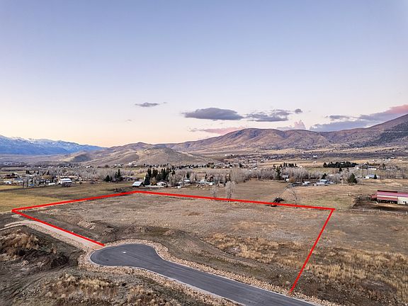 4th image of 831 E High Meadow Cir