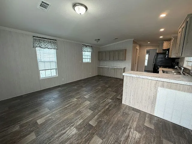 1668 Coldwell St #62 — Photo 5