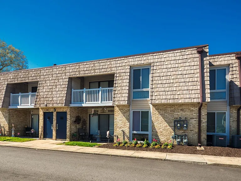 Bayville Apartments — Photo 18