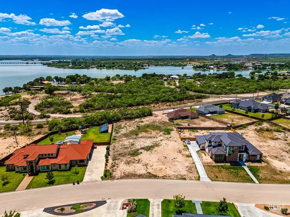 1737 Overhill Dr #27, San Angelo, TX 76904