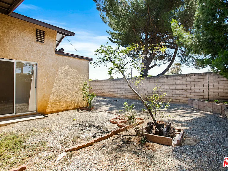 5464 Evelyn Dr — Photo 15