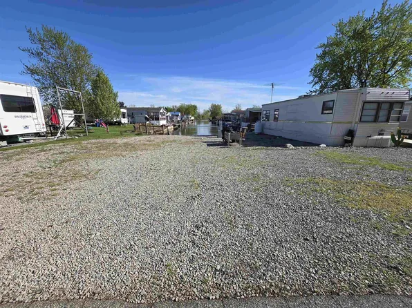 831 S Main Units 173/174 St #Au, Au Gres, MI 48703