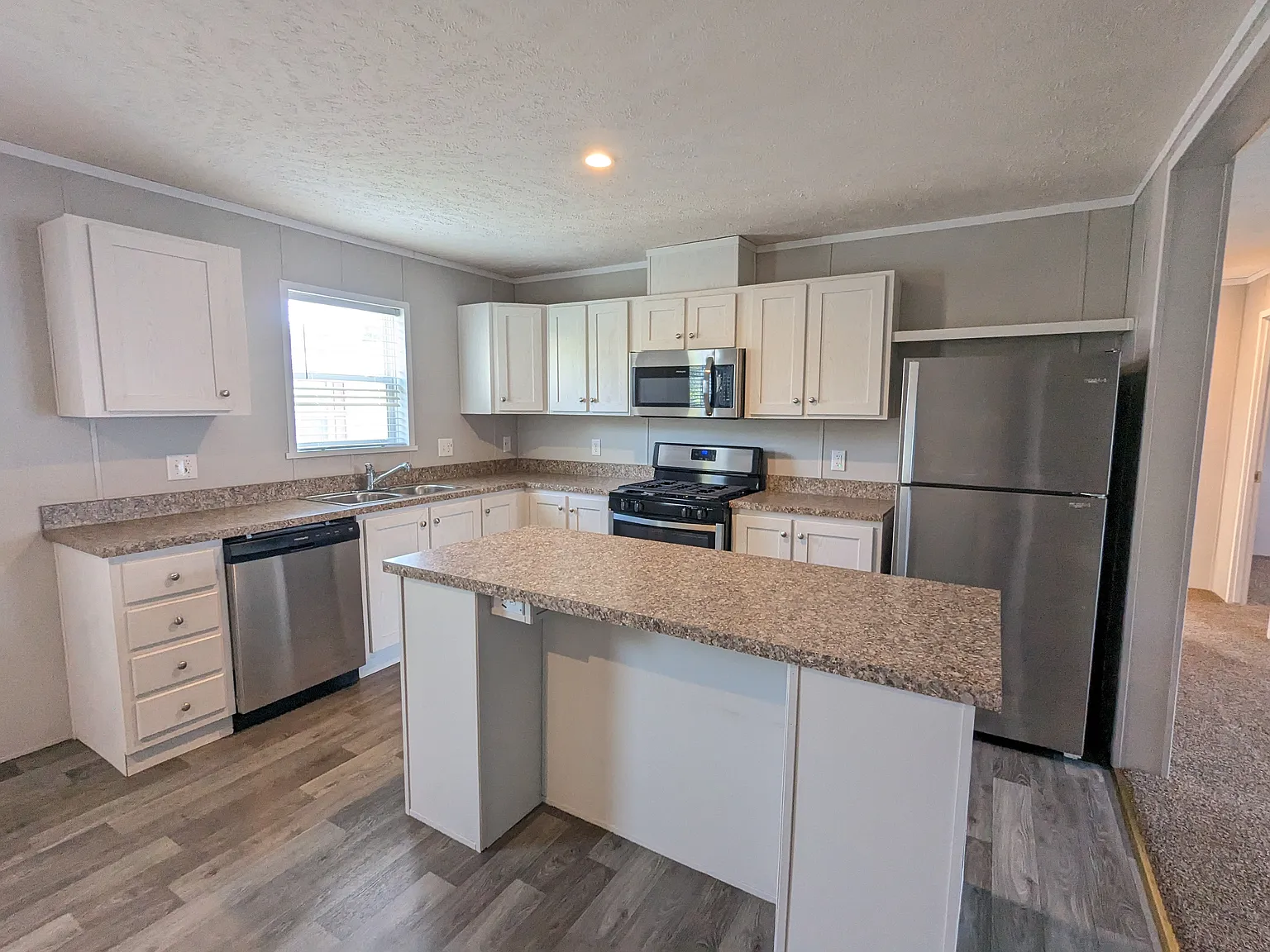 Big Home Comfort At A Smart Price! — Photo 1