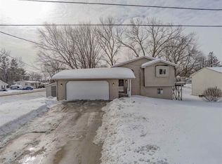 605 Elm St, Durand, IL 61024