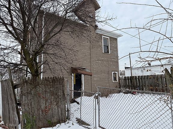 4th image of 3111 W 31st St