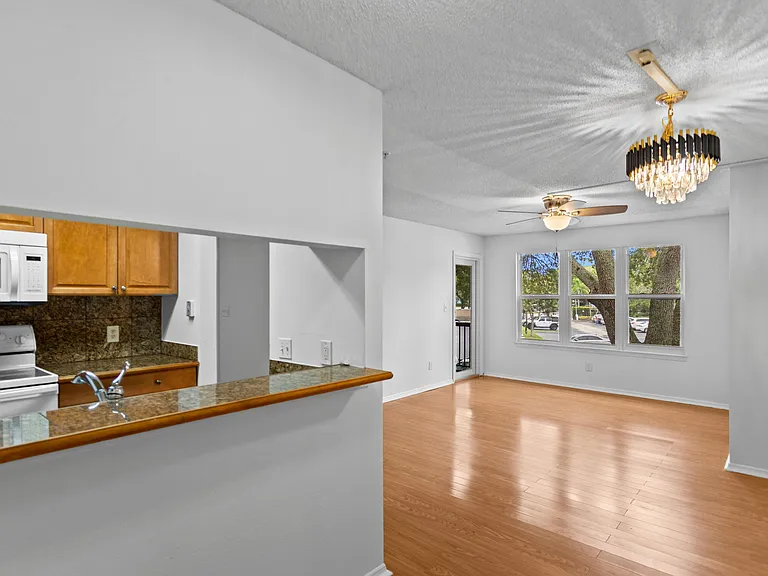 2317 N Congress Ave #24 — Photo 9