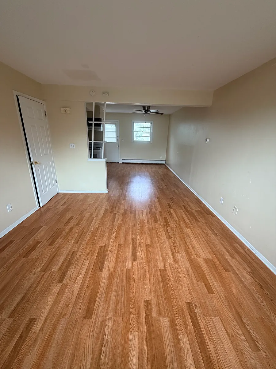 Building Photo - 75 Fairview Ave #B