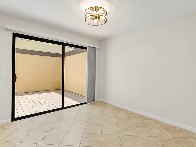 1680 N Coast Hwy N #21 — Photo 13