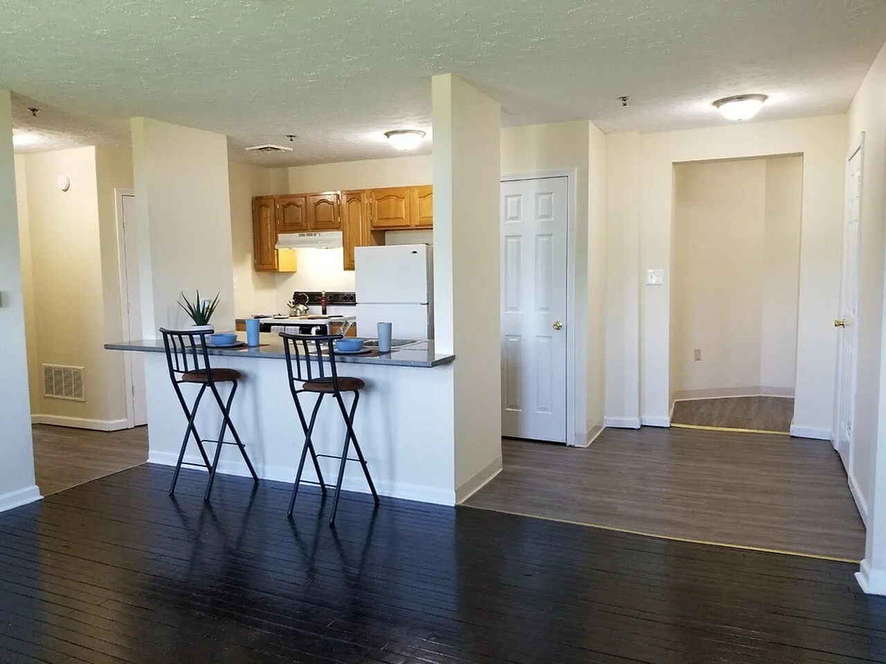 Cherry Manor Apartments — Photo 4