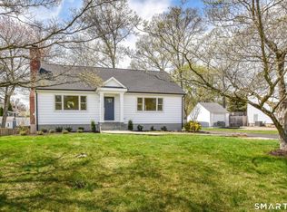 27 Brookdale Rd, Fairfield, CT 06824