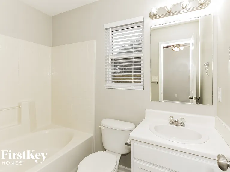 7307 Woodbourne Ln — Photo 10