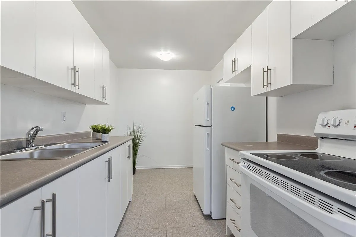 The Heartland Apartments — Photo 1