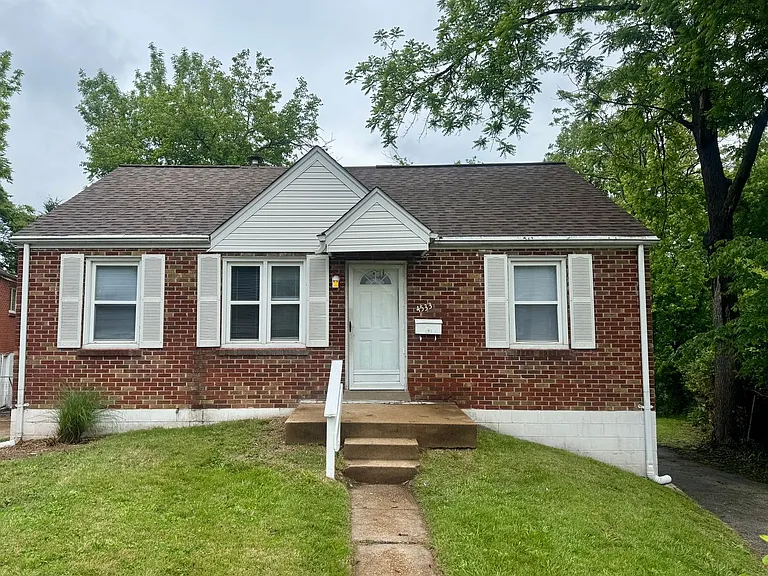 4533 Stivers St — Photo 1