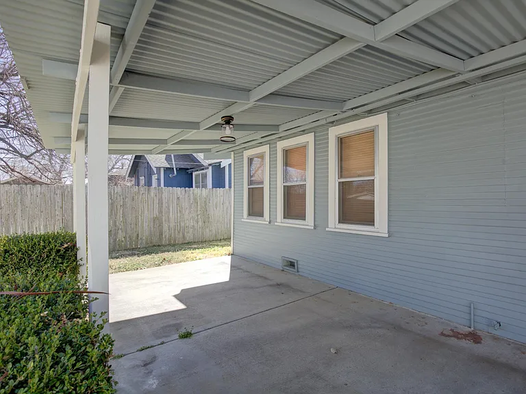 1325 S Delaware Ave — Photo 34