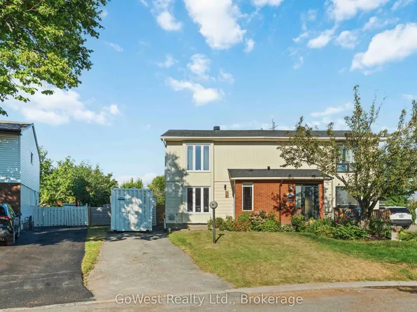 94 Fieldgate Dr, Ottawa, ON K2J 1T9
