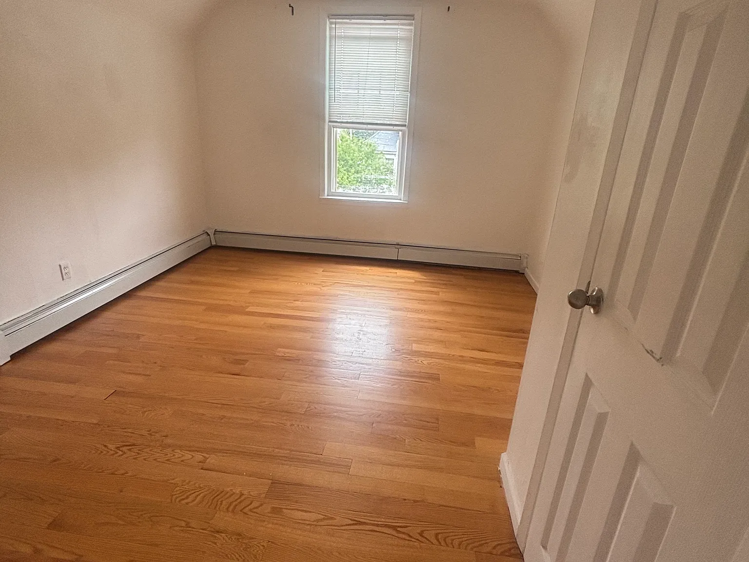 149th St, Whitestone — Photo 2