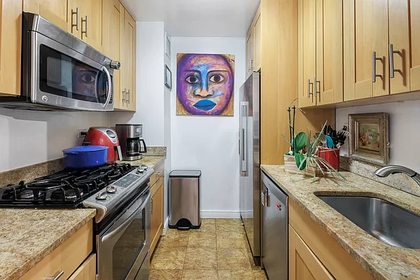 Rented by Douglas Elliman | media 5