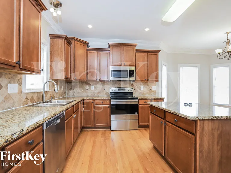 940 Boyer Dr — Photo 5