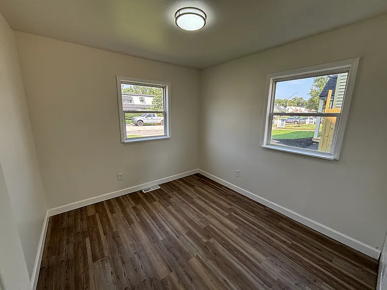 2395 Jennings St — Photo 5