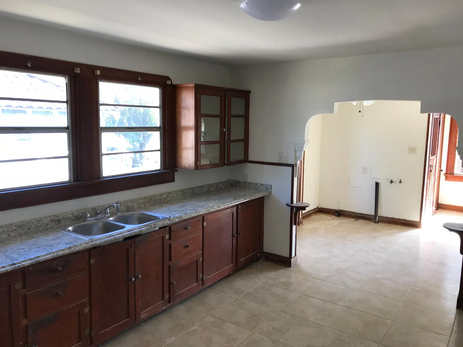 2 bed, 1350 sqft, $1,395 — Photo 2