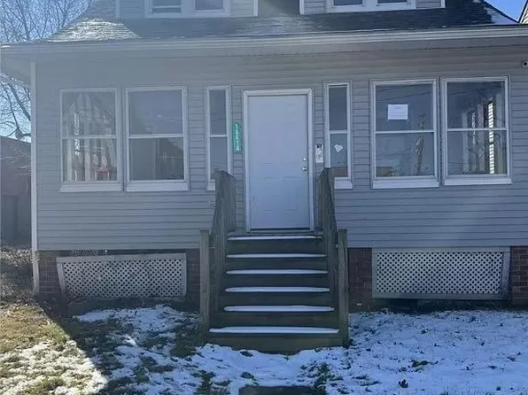 18414 Landseer Rd, Cleveland, OH 44119