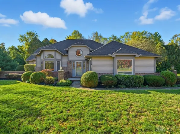 2244 Black Oak Dr, Troy, OH 45373
