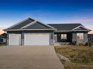 2783 Creekview Trl, Palo, IA 52324