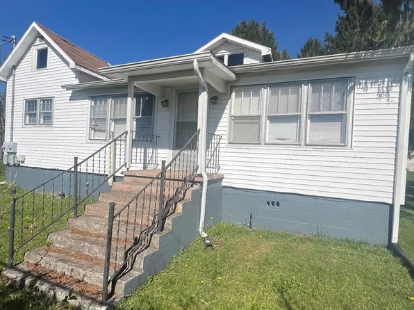 739 Craigsville Rd, Craigsville, WV 26205