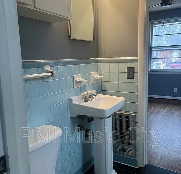 1208B Kirkwood Ave — Photo 8