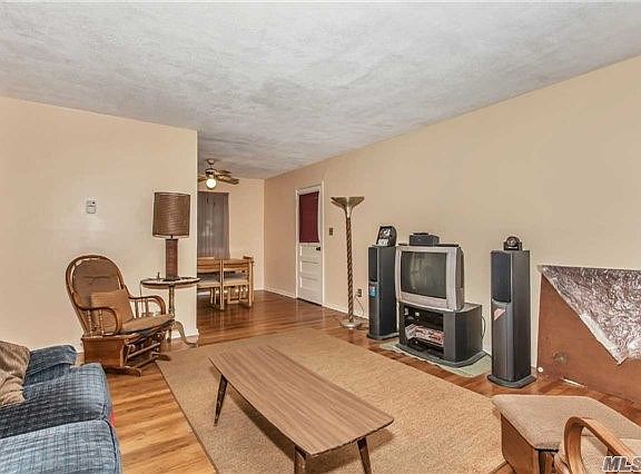 4th image of 1017 N Putnam Ave