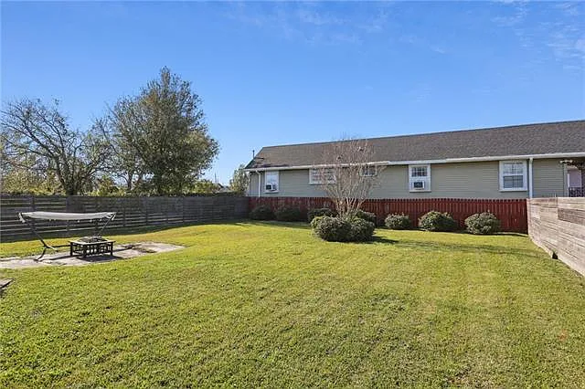 2140 Louisa St — Photo 14