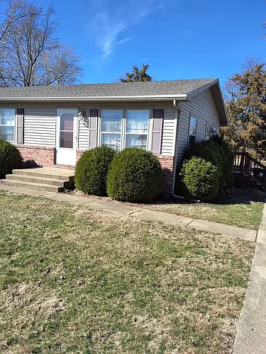 211 W Ash St Photo 1