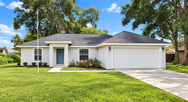 Silver Springs Shores — Photo 1