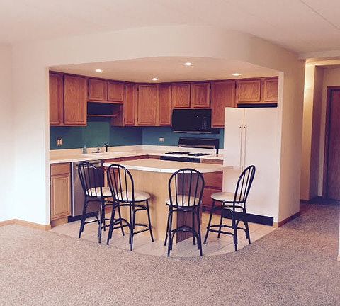 2nd image of 5460 W Higgins Ave APT 202