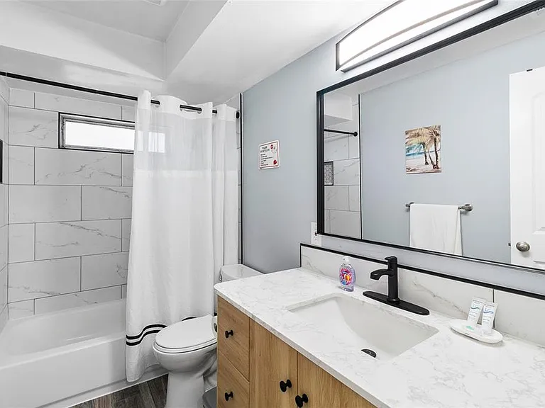 2272 16th Ave SW #C — Photo 4