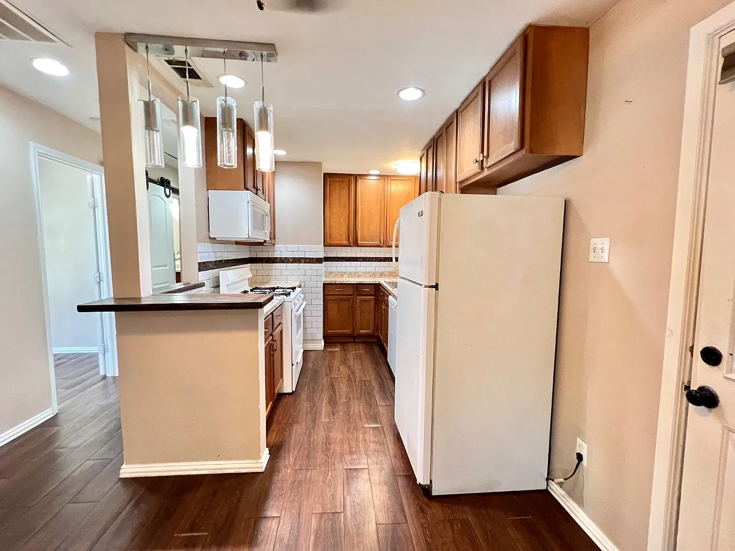 Charming 2-Bed Near Downtown Rockwall | In-Unit Laundry, Patio — Photo 4