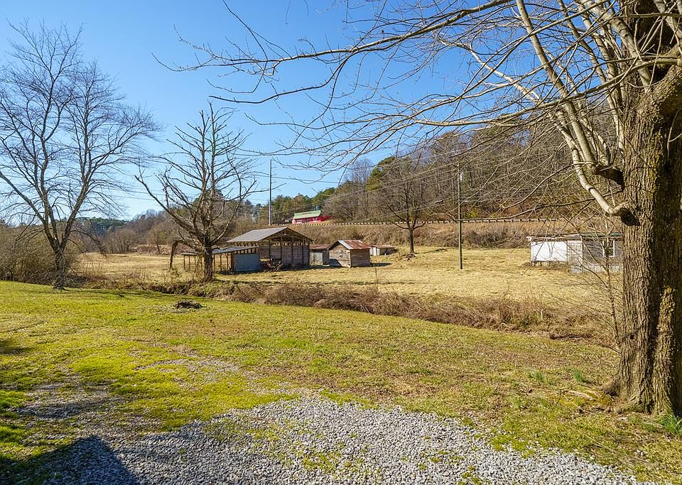 1st image of 7589 Tails Creek Rd