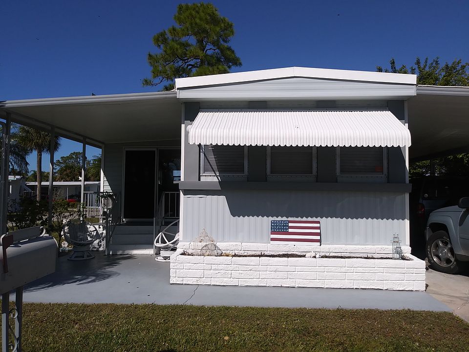 Approx 875 sq. ft.'.  2bd/2b