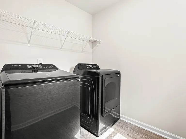 140 Lillian Ln — Photo 23
