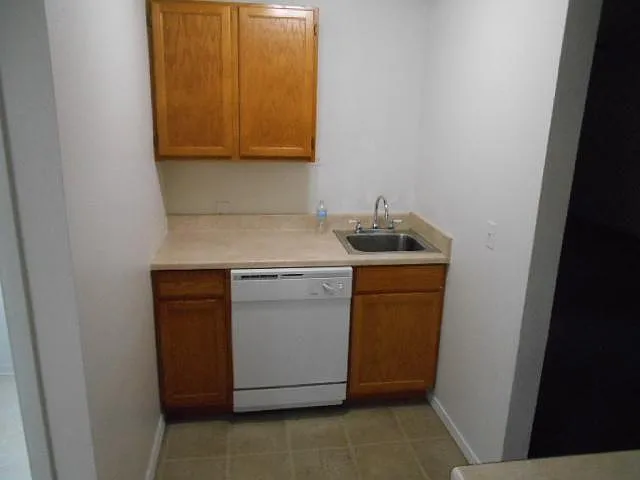 3234 W Fairview Pl #4 — Photo 3