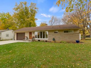 812 E Auman Dr, Carmel, IN