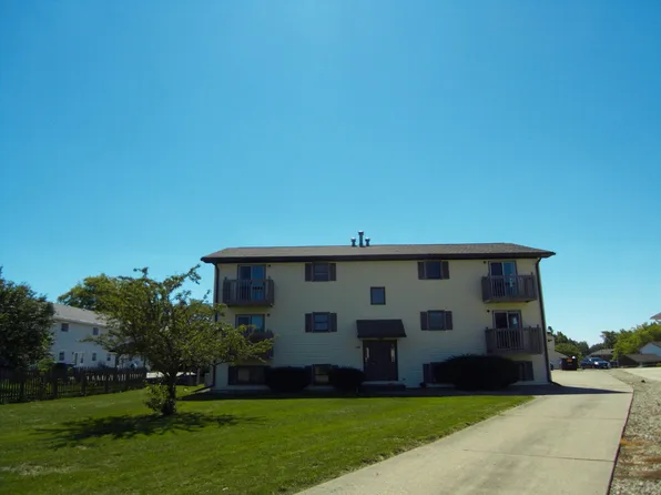 103 Kennebeck Ct, Normal, IL 61761